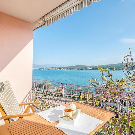 Gorgeous Apartment In Cizici With House Sea View Exteriör bild