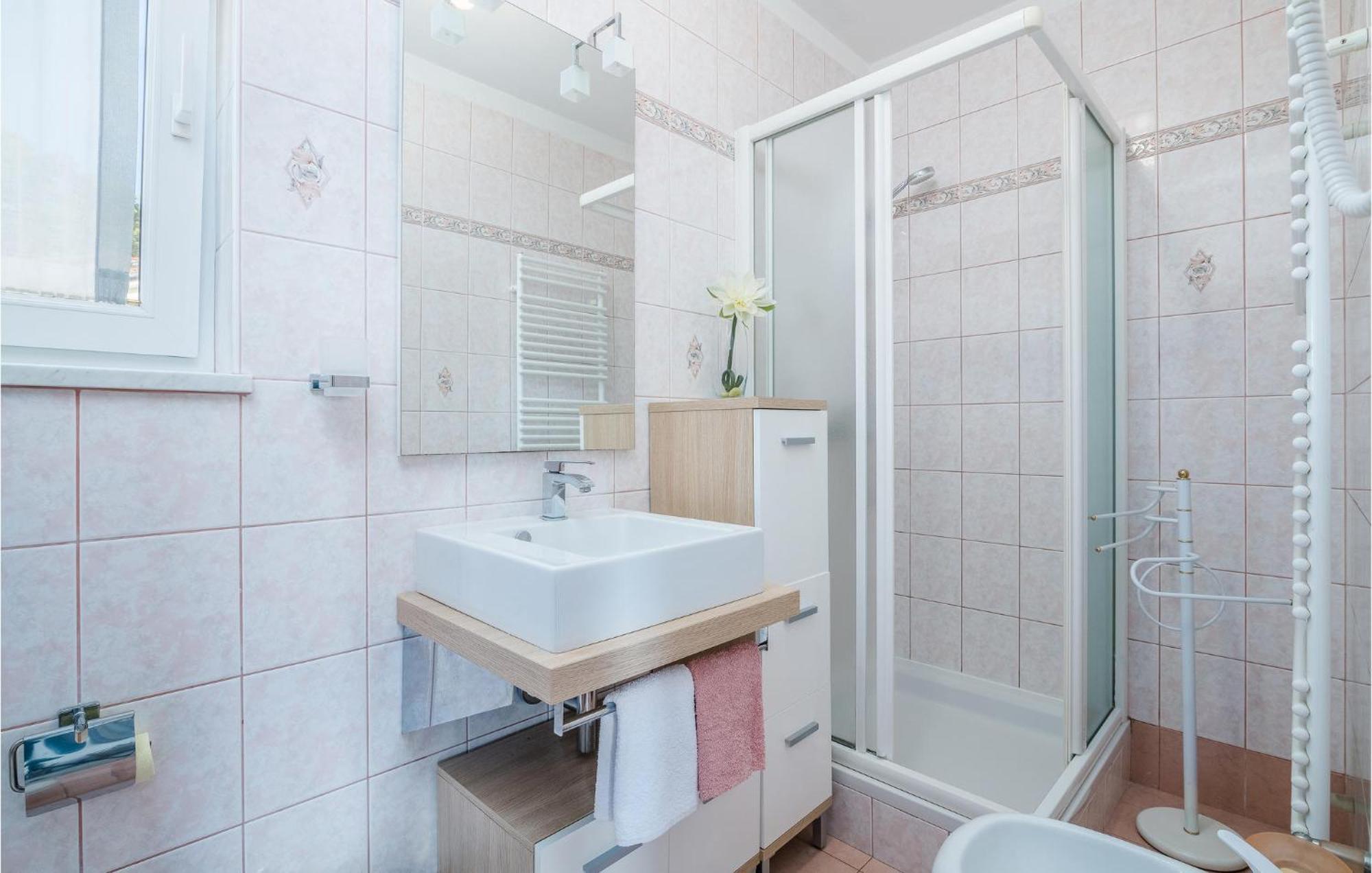Gorgeous Apartment In Cizici With House Sea View Exteriör bild