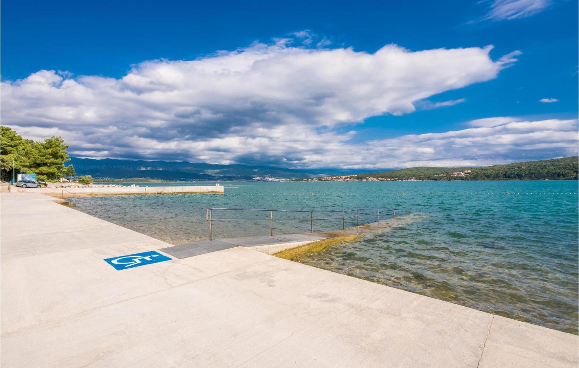 Gorgeous Apartment In Cizici With House Sea View Exteriör bild