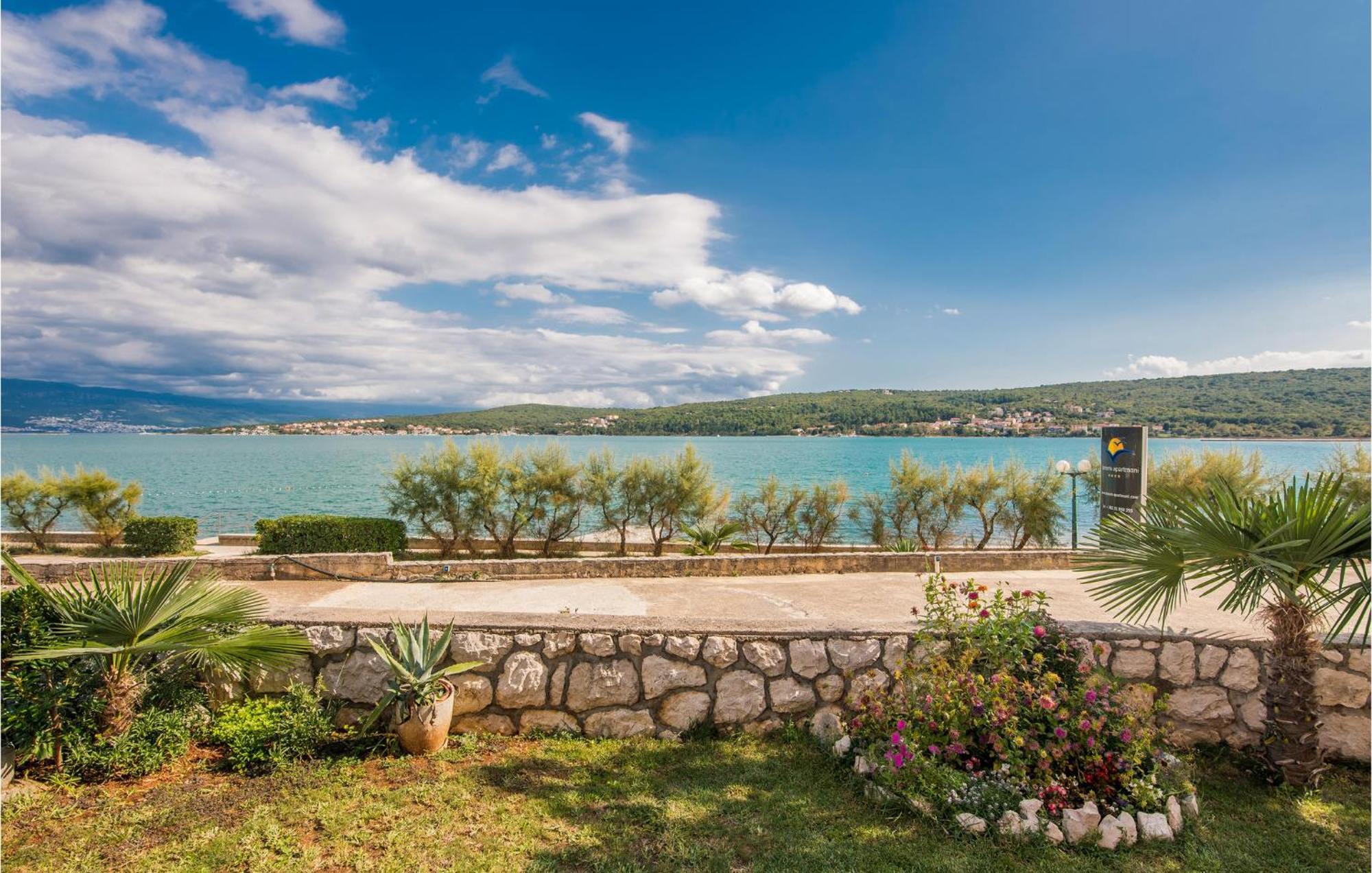 Gorgeous Apartment In Cizici With House Sea View Exteriör bild